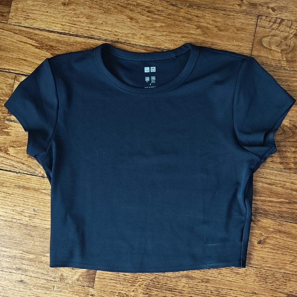 Uniqlo Navy Blue Crop Top